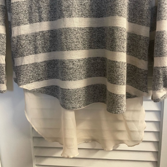 Streetwear Society Size Large summer High-Lo Sweater w/Sheer “Layered” Accent - Picture 7 of 7